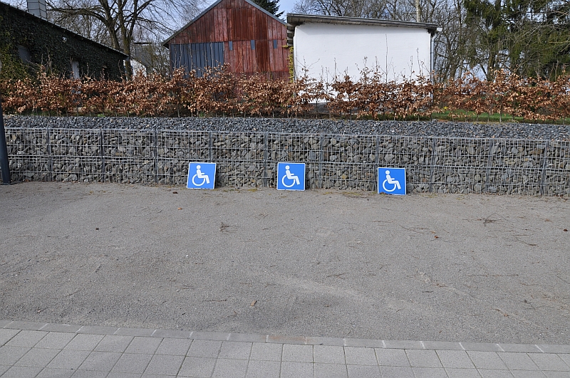 Parking located at the entrance
