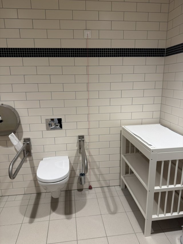 WC PMR dans le restaurant